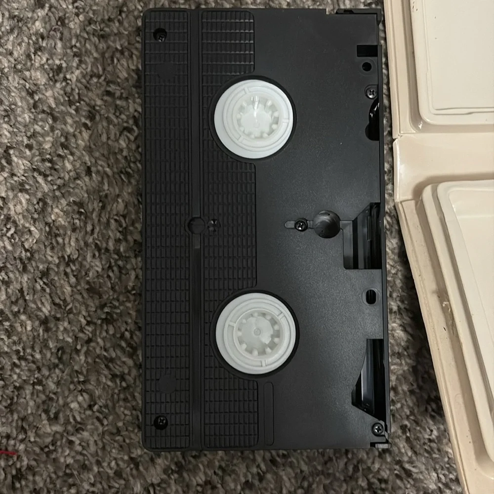 Walt Disney's Classic Bambi VHS - Picture 5 of 5